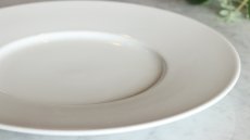 画像2: ☆SALE品☆□白磁□  リムプレート（ワイド） 30.5cm＊アウトレット品 (2)
