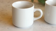 画像2: ☆セール品☆□白磁□1個あたり120円 小さなラウンドタイプのマグカップ２客セット　アウトレット品 | ポーセラーツ白磁 (2)