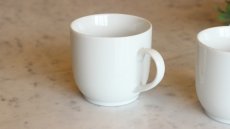 画像2: ☆セール品☆□白磁□1個あたり130円 ラウンドタイプのマグカップ２客セット　アウトレット品 | ポーセラーツ白磁 (2)