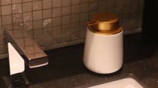 画像5: □白磁□スタイリッシュディスペンサー（液体タイプ）ポンプゴールド *アウトレット SG  | ポーセラーツ白磁 (5)
